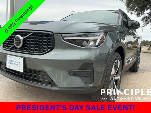 2026 Volvo XC40 B4 Core