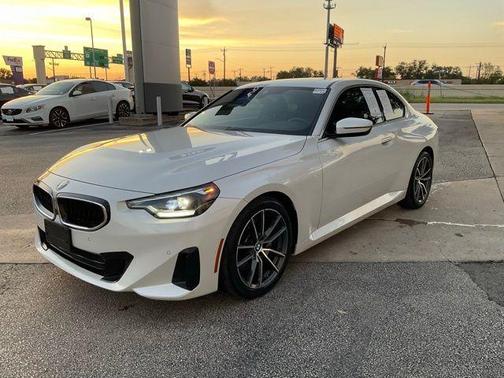 2022 BMW 230 i