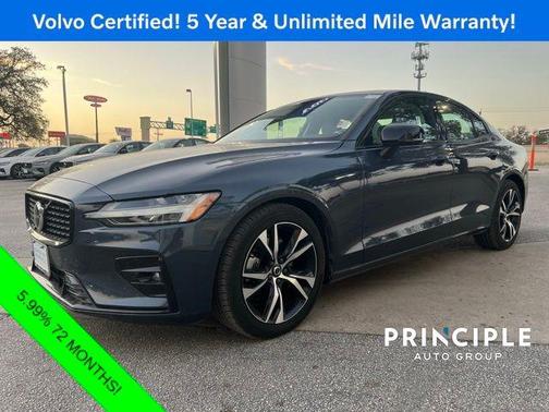2024 Volvo S60 B5 Core Dark Theme