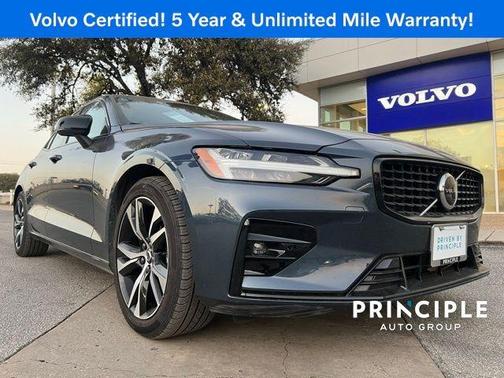 2024 Volvo S60 B5 Core Dark Theme