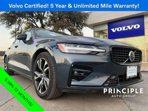 2024 Volvo S60 B5 Core Dark Theme
