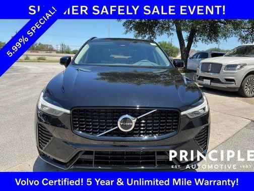 Onyx Black Metallic 2023 Volvo XC60 B5 Plus Dark Theme