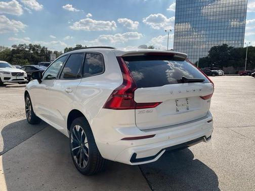 2026 Volvo XC60 Plug-In Hybrid T8 Plus