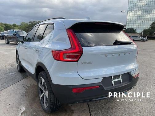 2026 Volvo XC40 B5 Plus