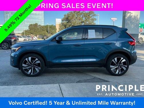 Fjord Blue Metallic 2025 Volvo XC40 B5 Ultra Dark Theme