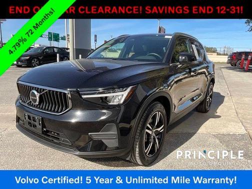 2025 Volvo XC40 B5 Core Bright Theme