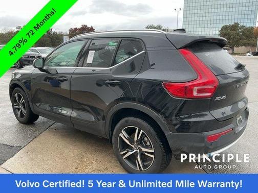 2025 Volvo XC40 B5 Core Bright Theme