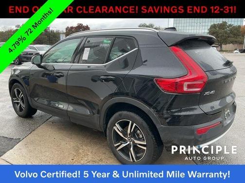 2025 Volvo XC40 B5 Core Bright Theme