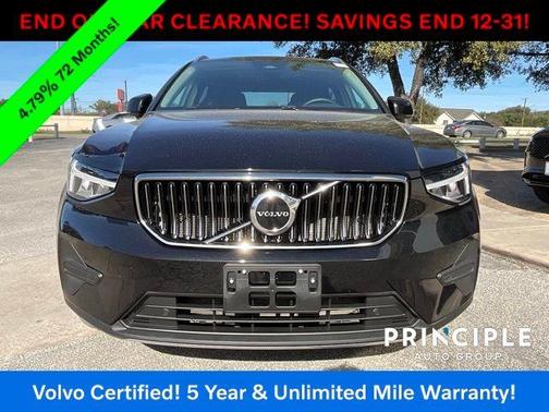 2025 Volvo XC40 B5 Core Bright Theme