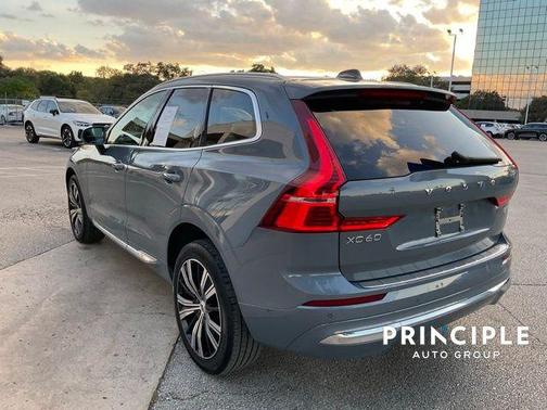 2023 Volvo XC60 B5 Plus Bright Theme