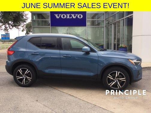 2023 Volvo XC40 B5 Core