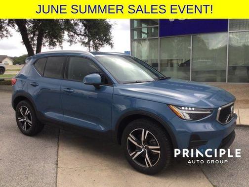 2023 Volvo XC40 B5 Core