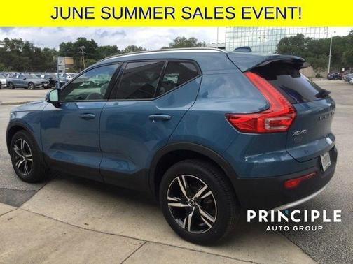 2023 Volvo XC40 B5 Core