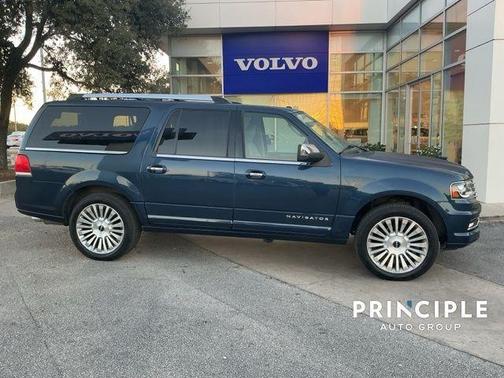 2017 Lincoln Navigator L Select