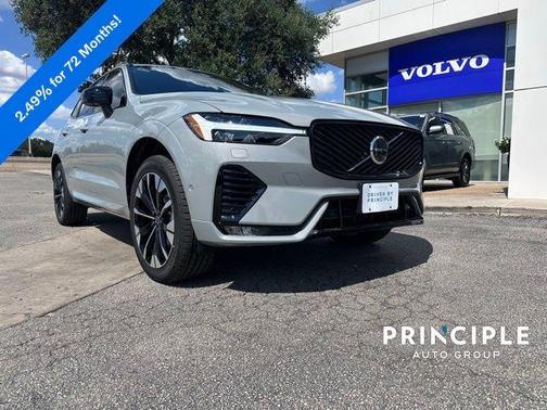 2026 Volvo XC60 B5 Plus Dark Theme