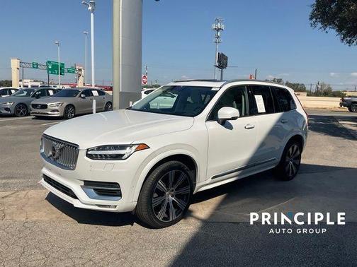 2022 Volvo XC90 T6 Inscription 7 Passenger