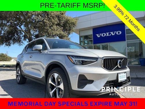 2025 Volvo XC40 B5 Core Bright Theme