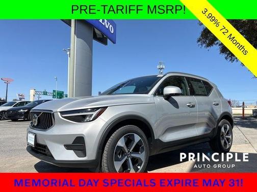 2025 Volvo XC40 B5 Core Bright Theme