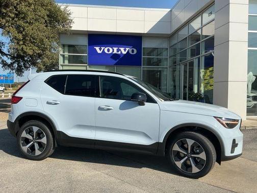 2026 Volvo XC40 B4 Core