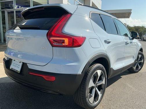 2026 Volvo XC40 B4 Core
