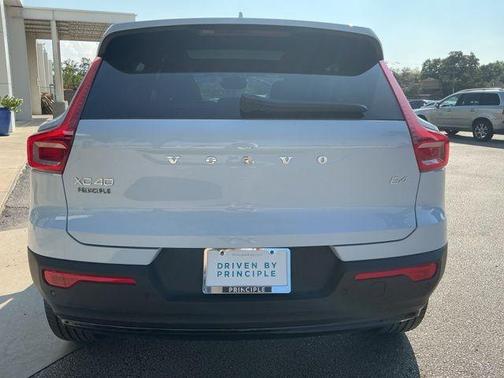 2026 Volvo XC40 B4 Core