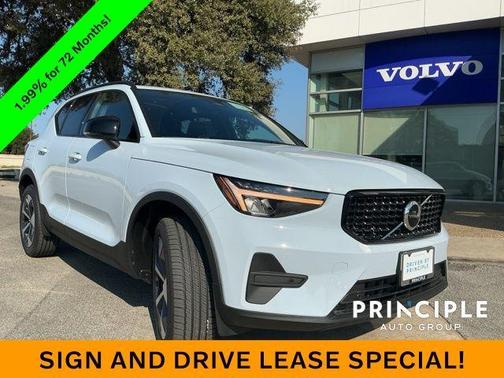 2026 Volvo XC40 B4 Core