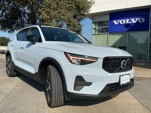 2026 Volvo XC40 B4 Core