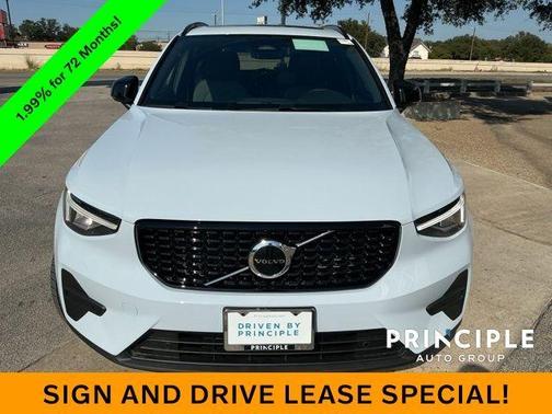 2026 Volvo XC40 B4 Core