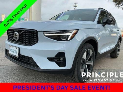 2026 Volvo XC40 B5 Plus