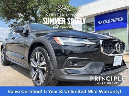 2023 Volvo V60 Cross Country B5 Plus
