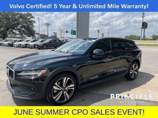 2023 Volvo V60 Cross Country B5 Plus