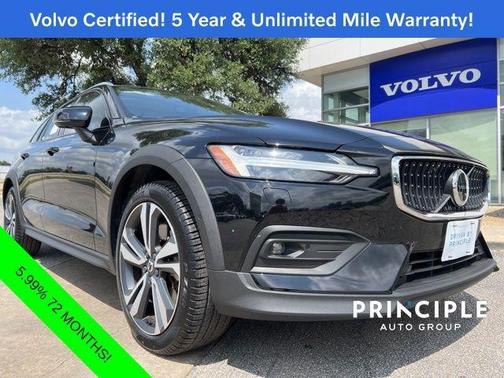2023 Volvo V60 Cross Country B5 Plus