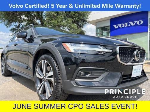 2023 Volvo V60 Cross Country B5 Plus