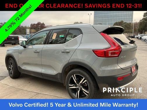 2025 Volvo XC40 B5 Core Bright Theme