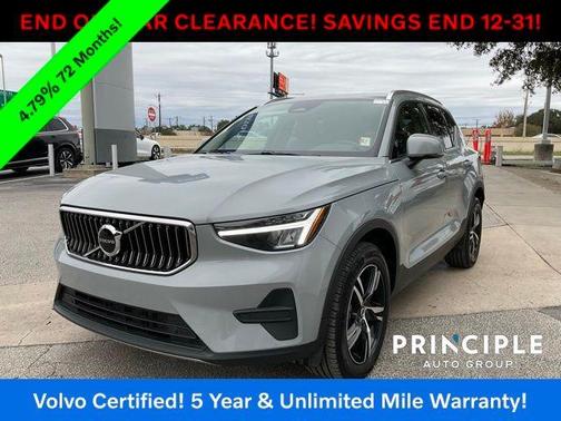 2025 Volvo XC40 B5 Core Bright Theme