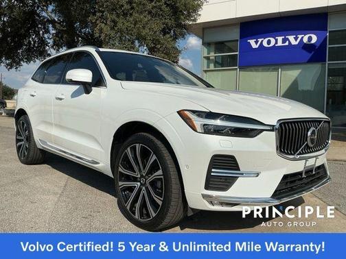 2023 Volvo XC60 B5 Ultimate Bright Theme