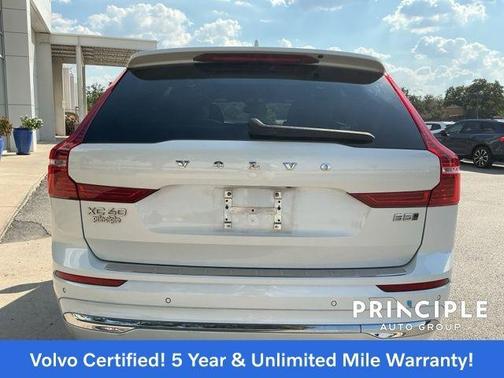 2023 Volvo XC60 B5 Ultimate Bright Theme