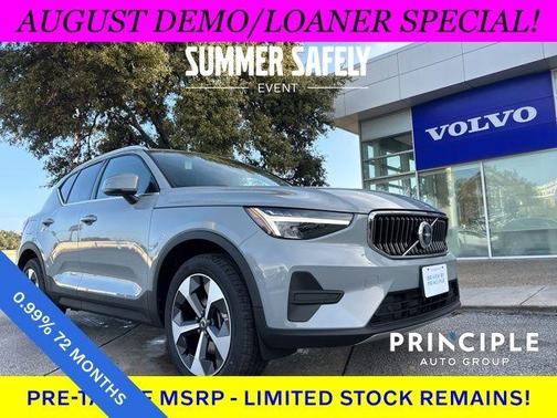 2025 Volvo XC40 B5 Core Bright Theme