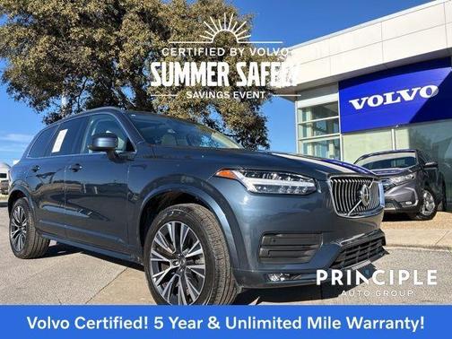 2022 Volvo XC90 T5 Momentum 7 Passenger