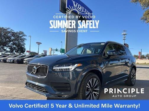 2022 Volvo XC90 T5 Momentum 7 Passenger