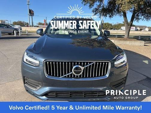 2022 Volvo XC90 T5 Momentum 7 Passenger
