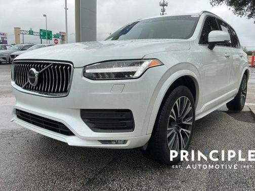 Crystal White Metallic 2021 Volvo XC90 T5 Momentum 7 Passenger