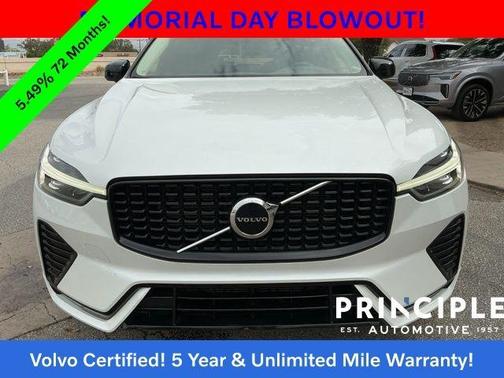 Crystal White Metallic 2024 Volvo XC60 B5 Core