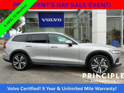 2025 Volvo V60 Cross Country B5 Plus