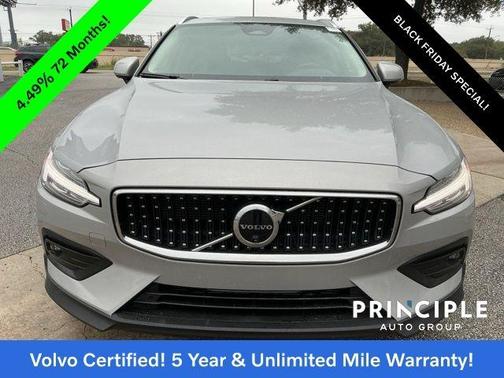 2025 Volvo V60 Cross Country B5 Plus