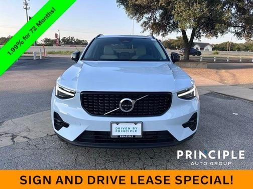 2026 Volvo XC40 B5 Plus