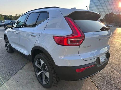 2026 Volvo XC40 B5 Plus