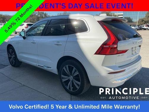 2023 Volvo XC60 B5 Ultimate Bright Theme