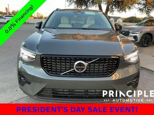 2026 Volvo XC40 B4 Plus