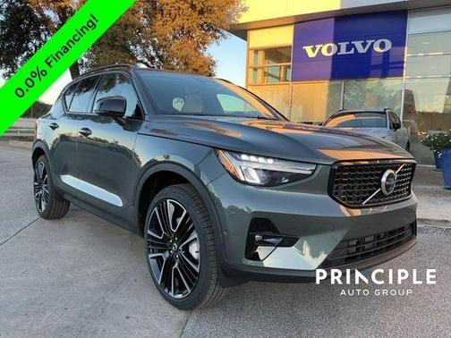 2026 Volvo XC40 B4 Plus